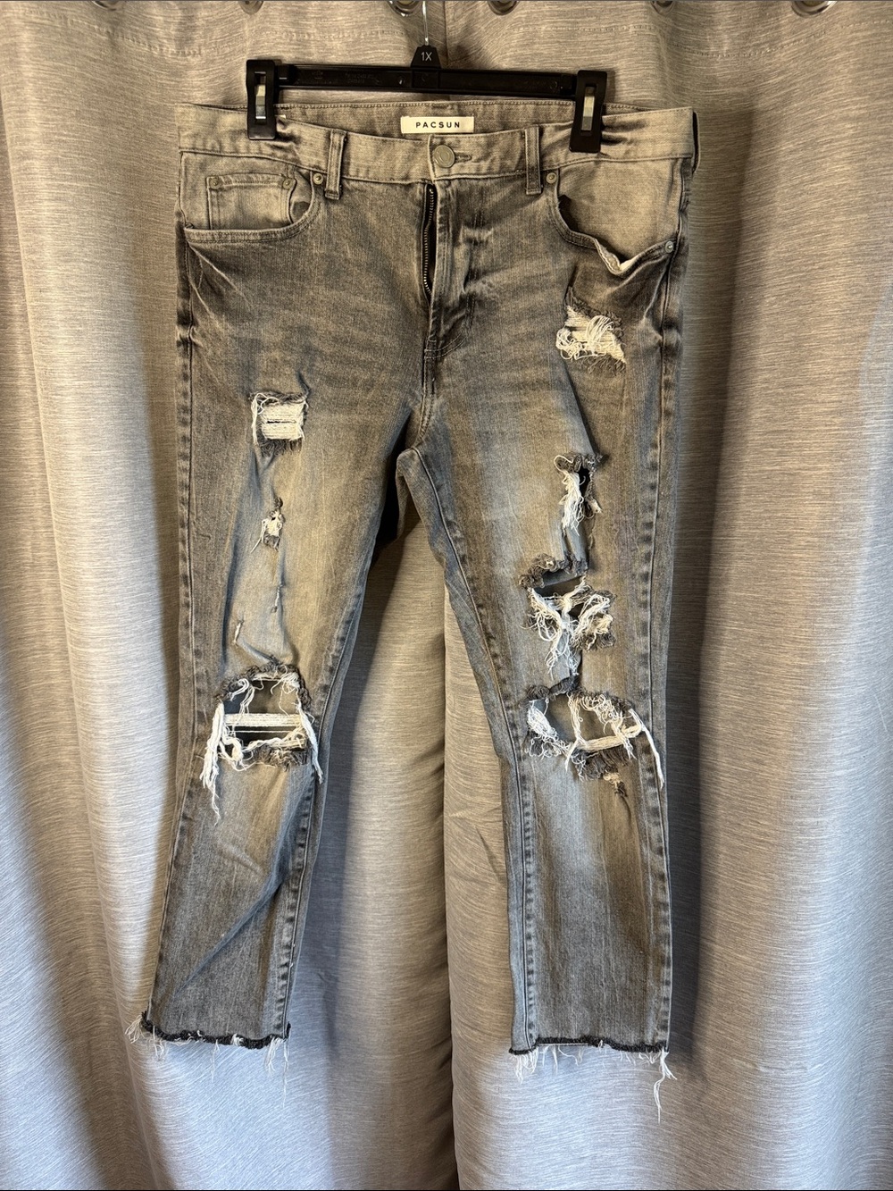 PacSun Women's Distressed Light Gray Ripped Jeans
